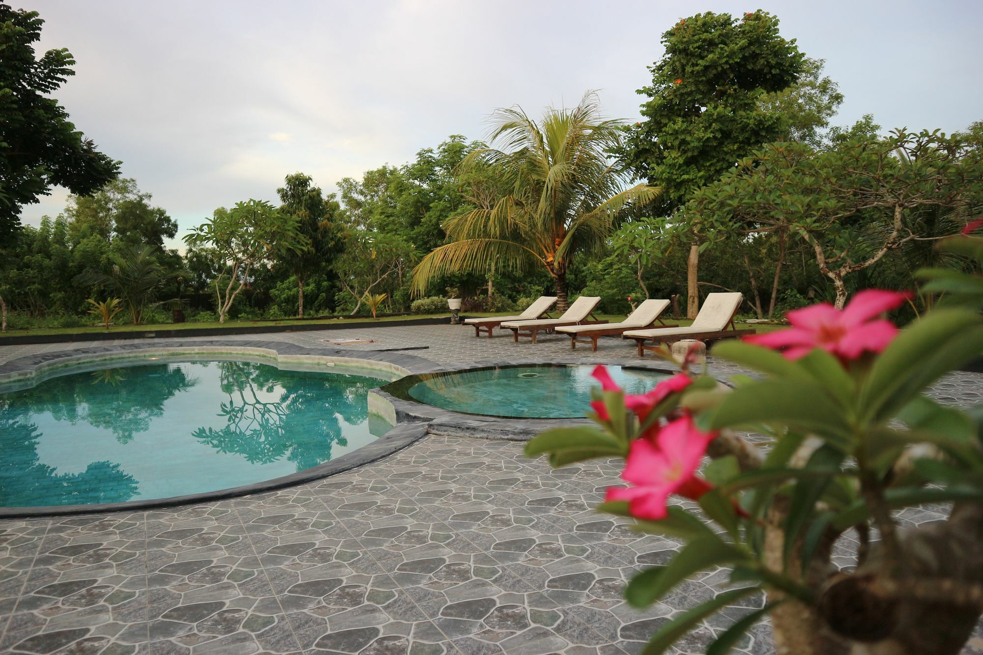 Bhujangga'S Village Near Pantai Uluwatu Redpartner Exteriör bild